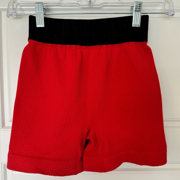 Free People Movement Shorts Extra Small Small‎ Red Black Ribbed Biker Shorts - Picture 1 of 5
